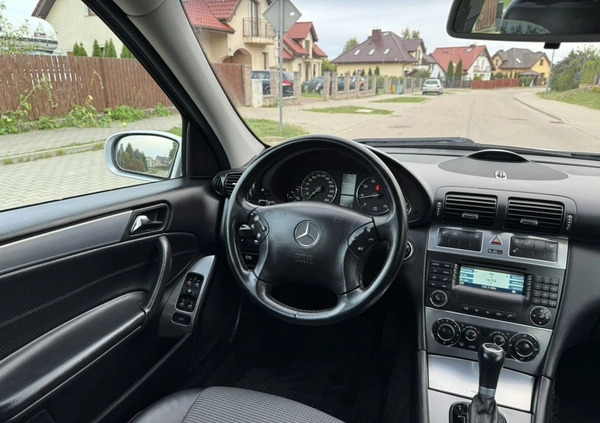 Mercedes-Benz Klasa C cena 19900 przebieg: 164253, rok produkcji 2004 z Nidzica małe 781